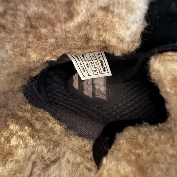 UGG Larus Boots for Men - Picture 5 of 6